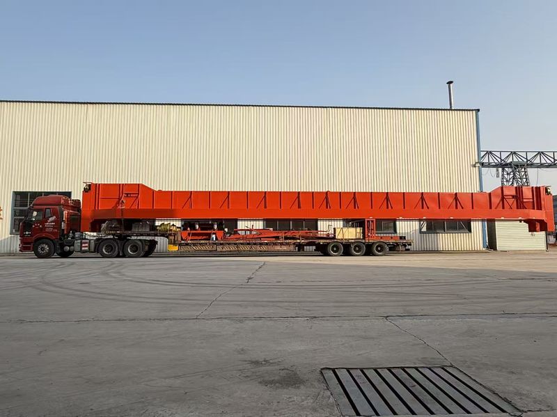 通用橋式起重機 QD10t-28m 制作完成  裝車發出